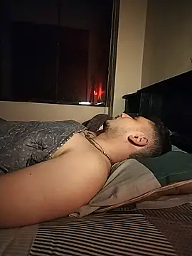 Xhurroo stripchat live cam model