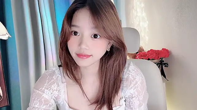 Yany520 stripchat live cam model