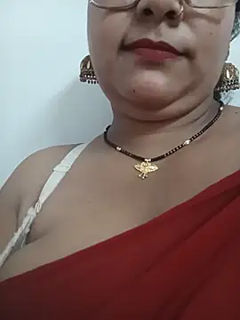 Nyra-23 stripchat live cam model