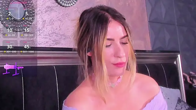 lauryncooper stripchat live cam model