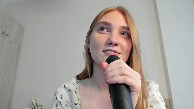ReddHotPipper stripchat live cam model
