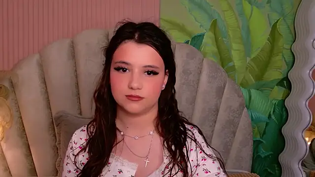 Pauline_Heaven stripchat live cam model