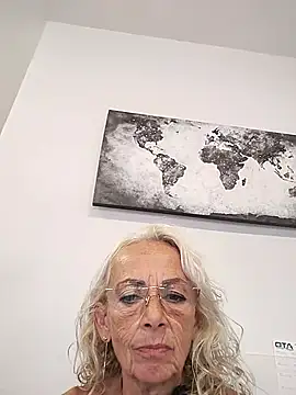 clarabell4 stripchat live cam model