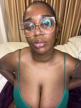 Honeylust26 stripchat live cam model
