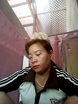 -Batici- stripchat live cam model