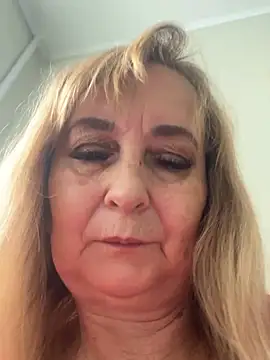 Irina2909@xh stripchat live cam model