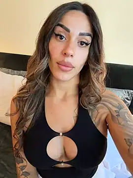 -Alisa stripchat live cam model