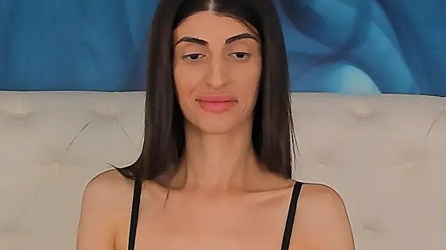 SkinnyDolly stripchat live cam model