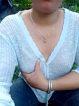 Ama-ra stripchat live cam model