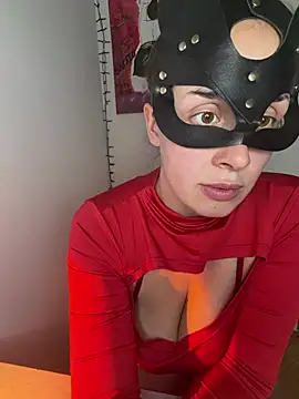 TayaSweetKiss stripchat live cam model