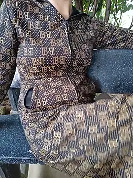 line2xx_sexy stripchat live cam model