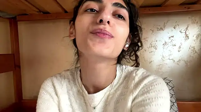 ShantiLeavitt stripchat live cam model