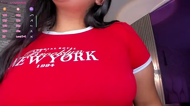 Laulin_tay stripchat live cam model