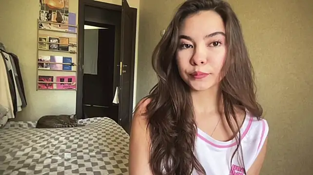 Ellewaay stripchat live cam model