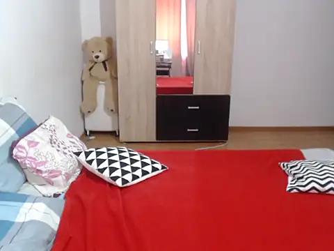 Emmatoo stripchat live cam model