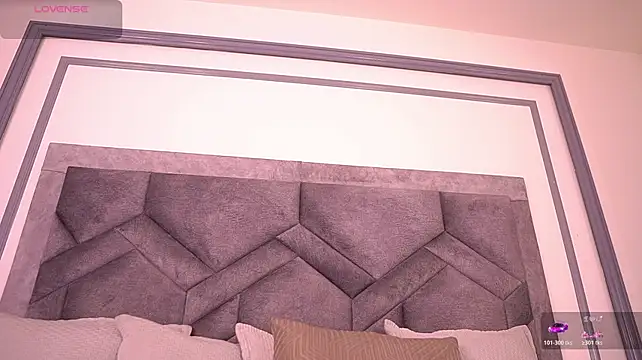 MiaKay1 stripchat live cam model