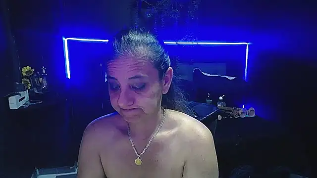 sasi_luna stripchat live cam model