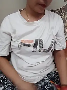 Pihu_Chopra stripchat live cam model
