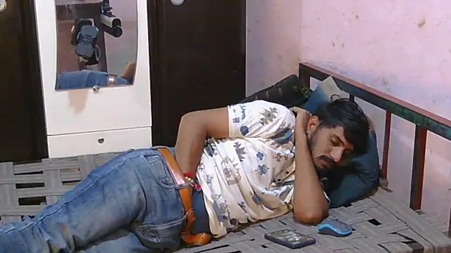 HotXKrish stripchat live cam model