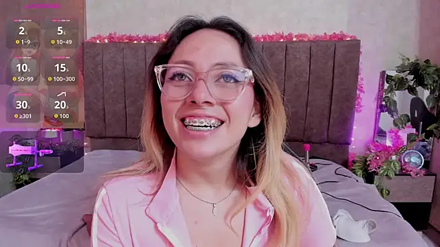 LanaMills_ stripchat live cam model