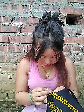 lylylove stripchat live cam model