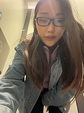 trytomakememoam stripchat live cam model