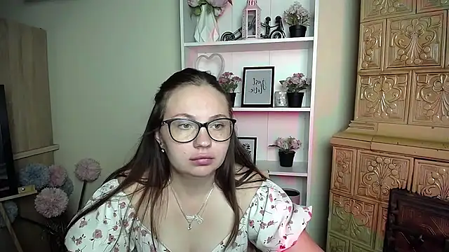 LiliaErmi stripchat live cam model