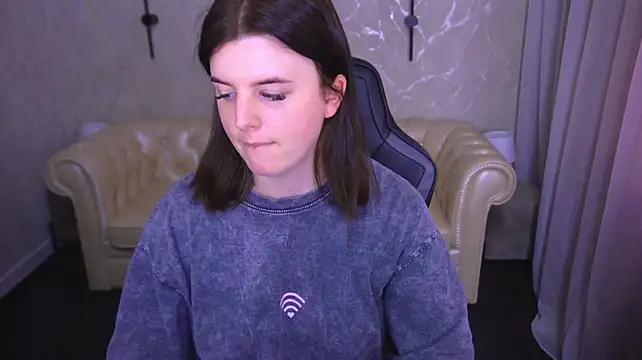 KristiFoxy stripchat live cam model