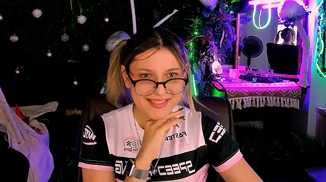 LeslieBloom stripchat live cam model