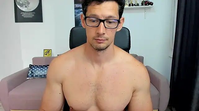 BrutusK08 stripchat live cam model