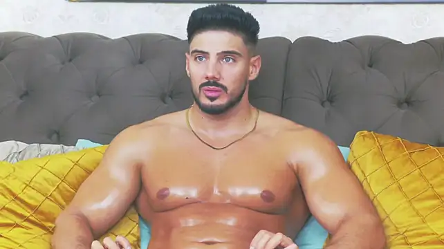 DustinKeent stripchat live cam model