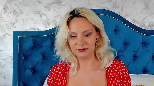 Rissa_Bell stripchat live cam model