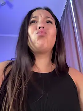 LushBySofa stripchat live cam model