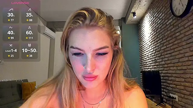 fifteenpoem stripchat live cam model