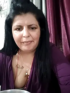 Jann_Riya333 stripchat live cam model