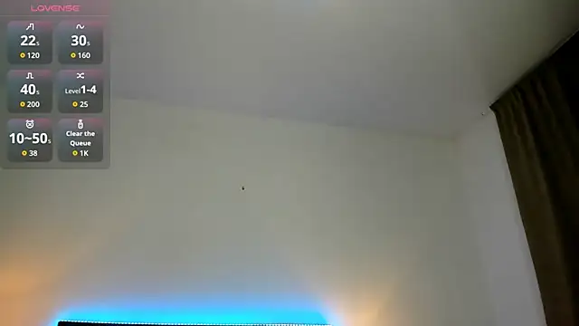 DellaRows stripchat live cam model