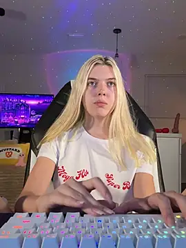 Rainsworld420 stripchat live cam model