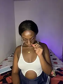 GaiaFiore stripchat live cam model