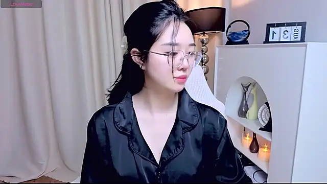 miuu6868 stripchat live cam model