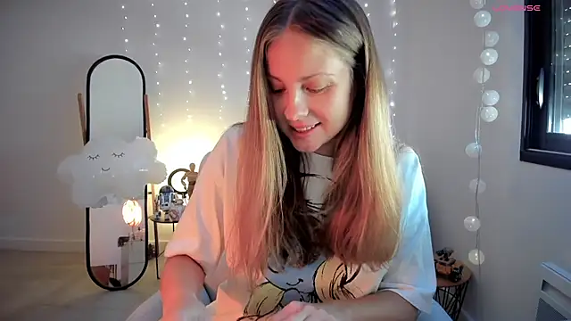 ImKeira stripchat live cam model