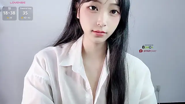 ice1-1e stripchat live cam model