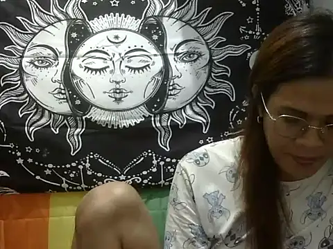 juicycum069 stripchat live cam model