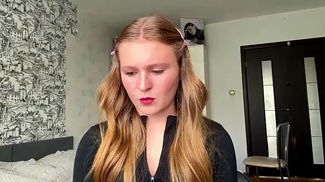 LisFris stripchat live cam model