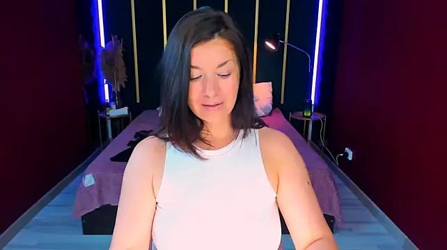 AnaMills stripchat live cam model