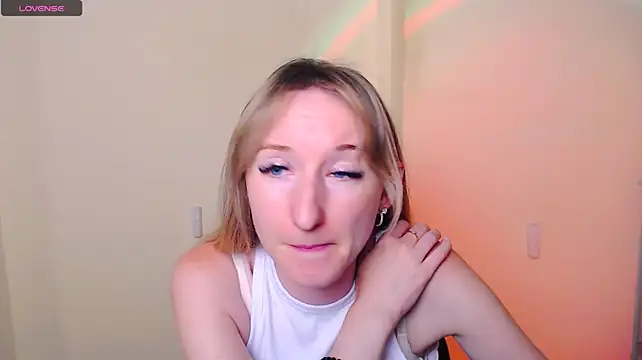 AmandaSell stripchat live cam model