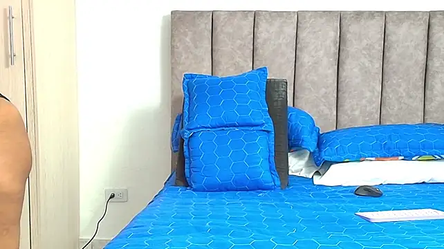karina_lewis_ stripchat live cam model