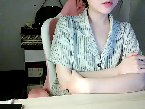 lucienguyen stripchat live cam model
