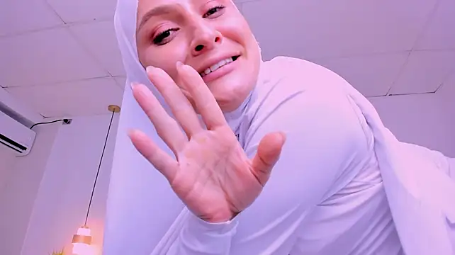 aisha_k stripchat live cam model