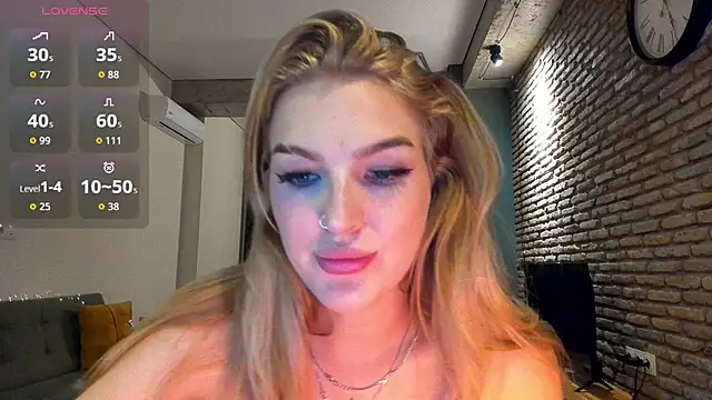 fifteenpoem stripchat live cam model