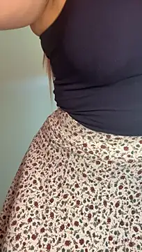 estivalae stripchat live cam model